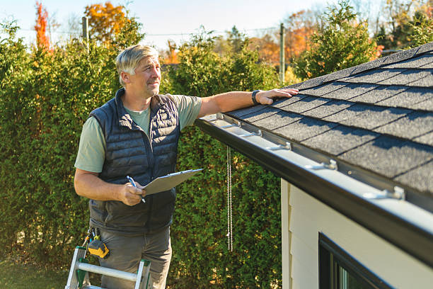 Professional Roofing technician working in Lando, SC